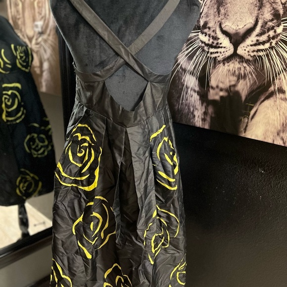 🖤💛LIKE NEW I-N-C INTERNATIONAL CONCEPTS  BLACK WITH YELLOW FUN DRESS SZ 12 🖤 - Picture 5 of 10